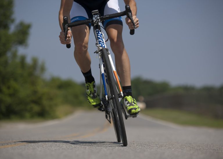 Pratique du cyclisme : Comment choisir un vélo robuste et performant ?