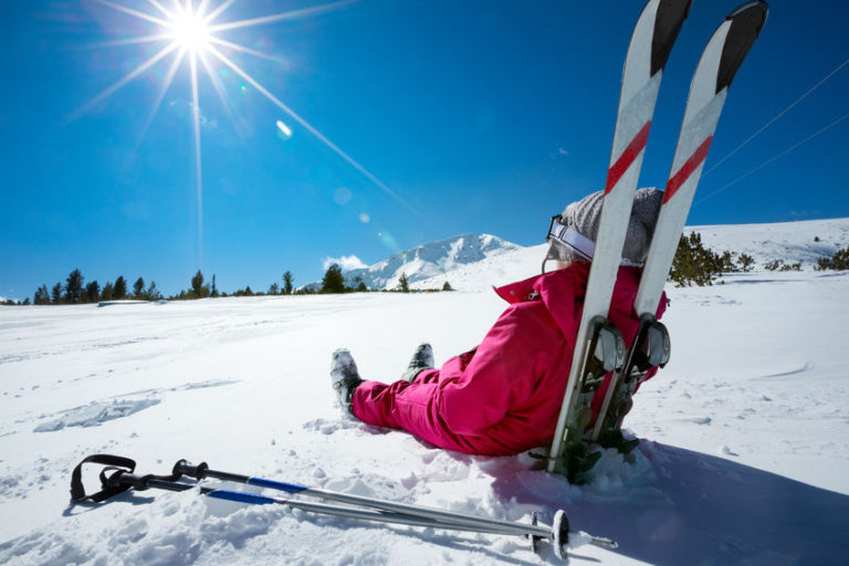 Équipements de Ski : Le bâton de ski alpin est-il vraiment indispensable ?